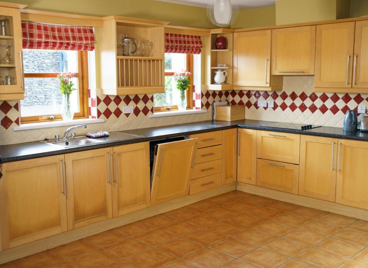 Dingle Courtyard Holiday Homes 3 Bed By Trident Holiday Homes Екстериор снимка