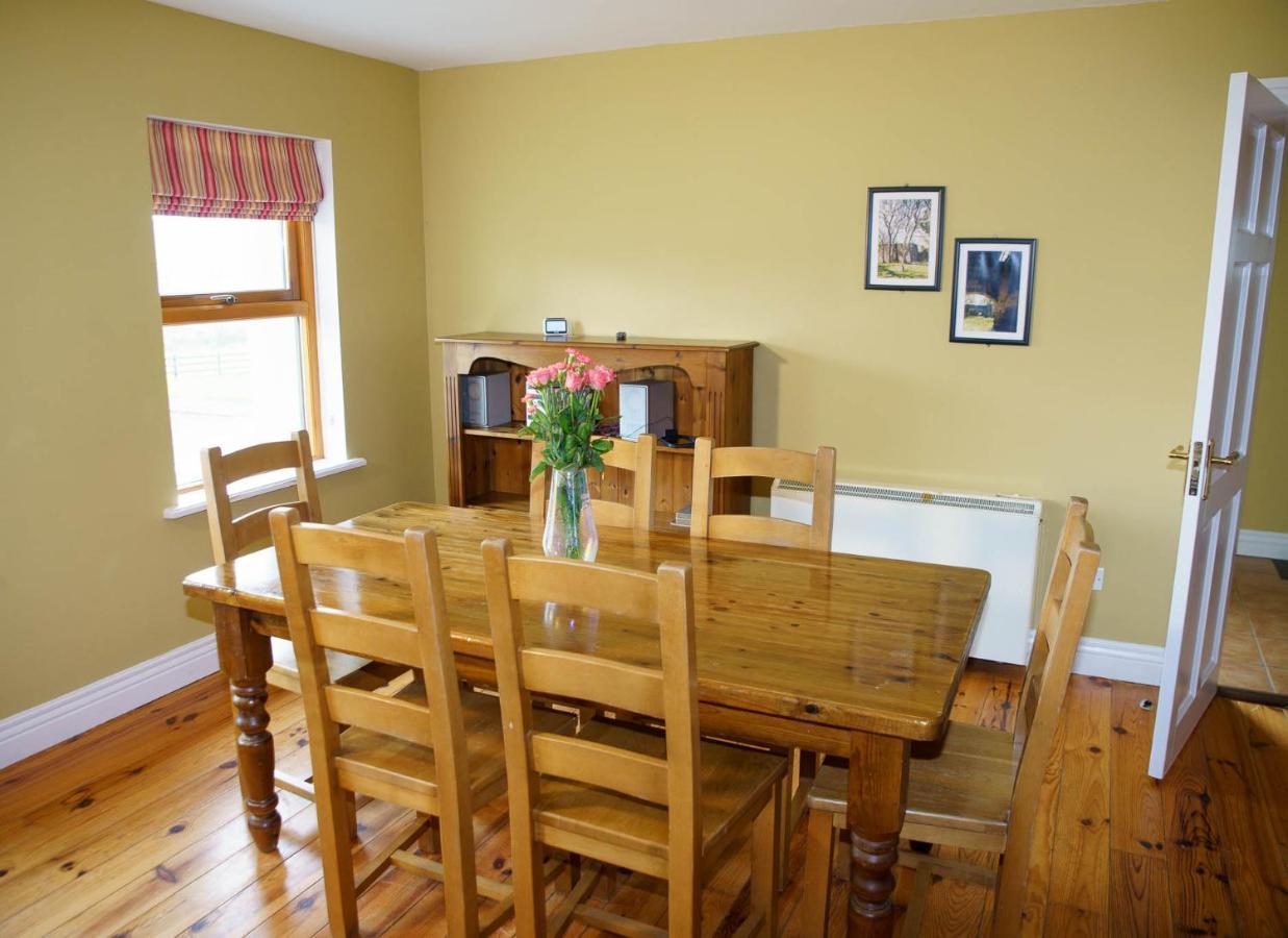 Dingle Courtyard Holiday Homes 3 Bed By Trident Holiday Homes Екстериор снимка