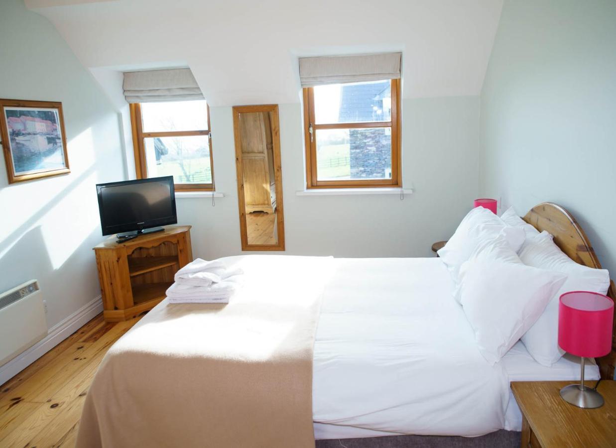 Dingle Courtyard Holiday Homes 3 Bed By Trident Holiday Homes Екстериор снимка